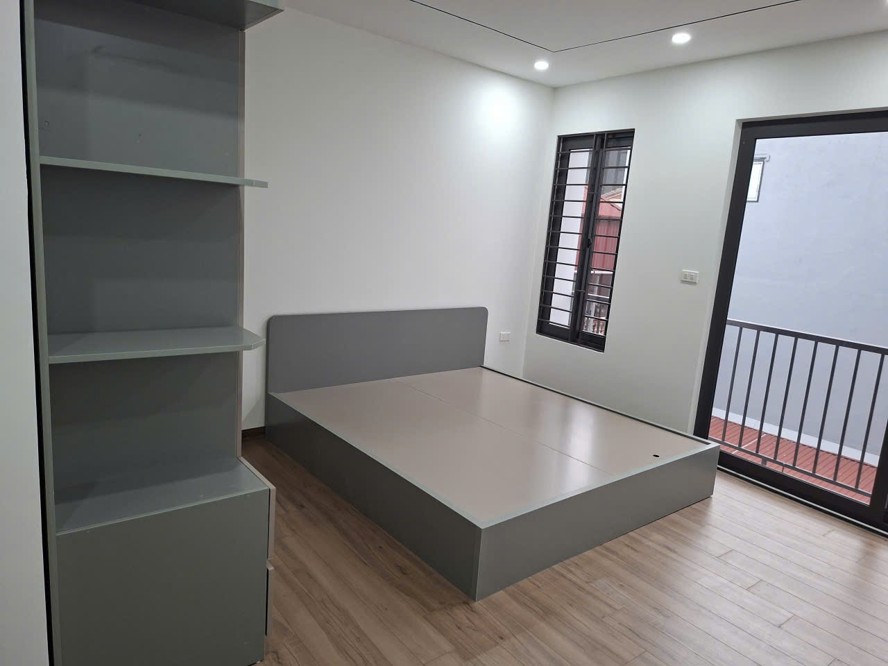 BÁN NHÀ PHỐ TRẠM LONG BIÊN – 33M² – 6 TẦNG – 4 NGỦ – 7,25 TỶ – GẦN Ô TÔ, GẦN SÂN GOLF LONG BIÊN - Ảnh 2